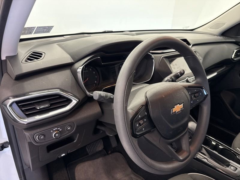 Used 2023 Chevrolet TrailBlazer LT FWD image 20