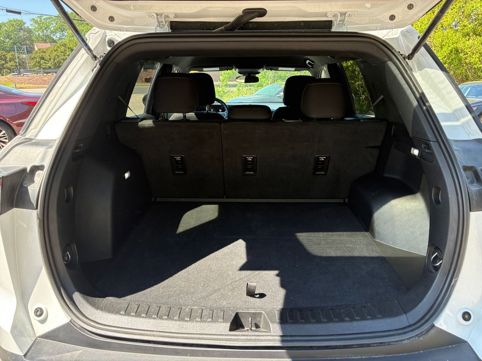 Used 2025 Chevrolet Equinox LT FWD image 29