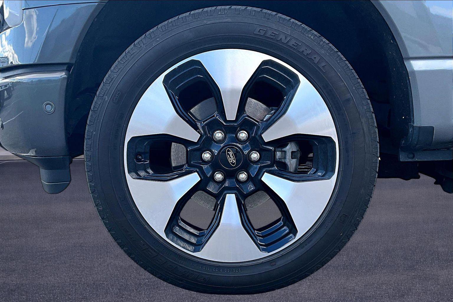 Used 2023 Ford F150 Lightning Platinum image 35