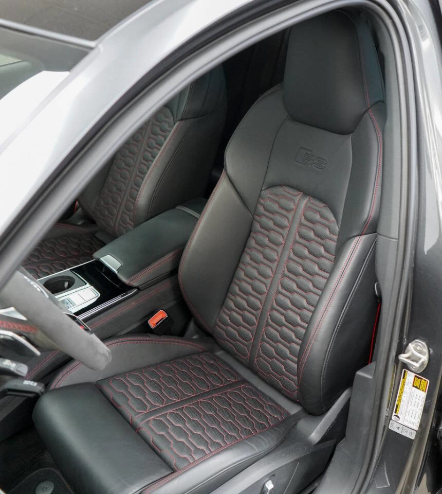 Used 2022 Audi RS 6 image 47