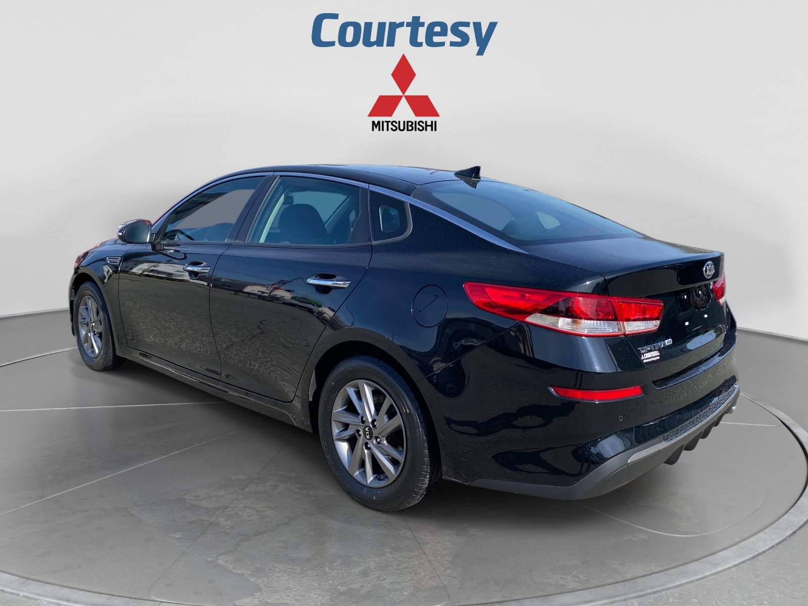 Used 2019 Kia Optima LX FWD image 3