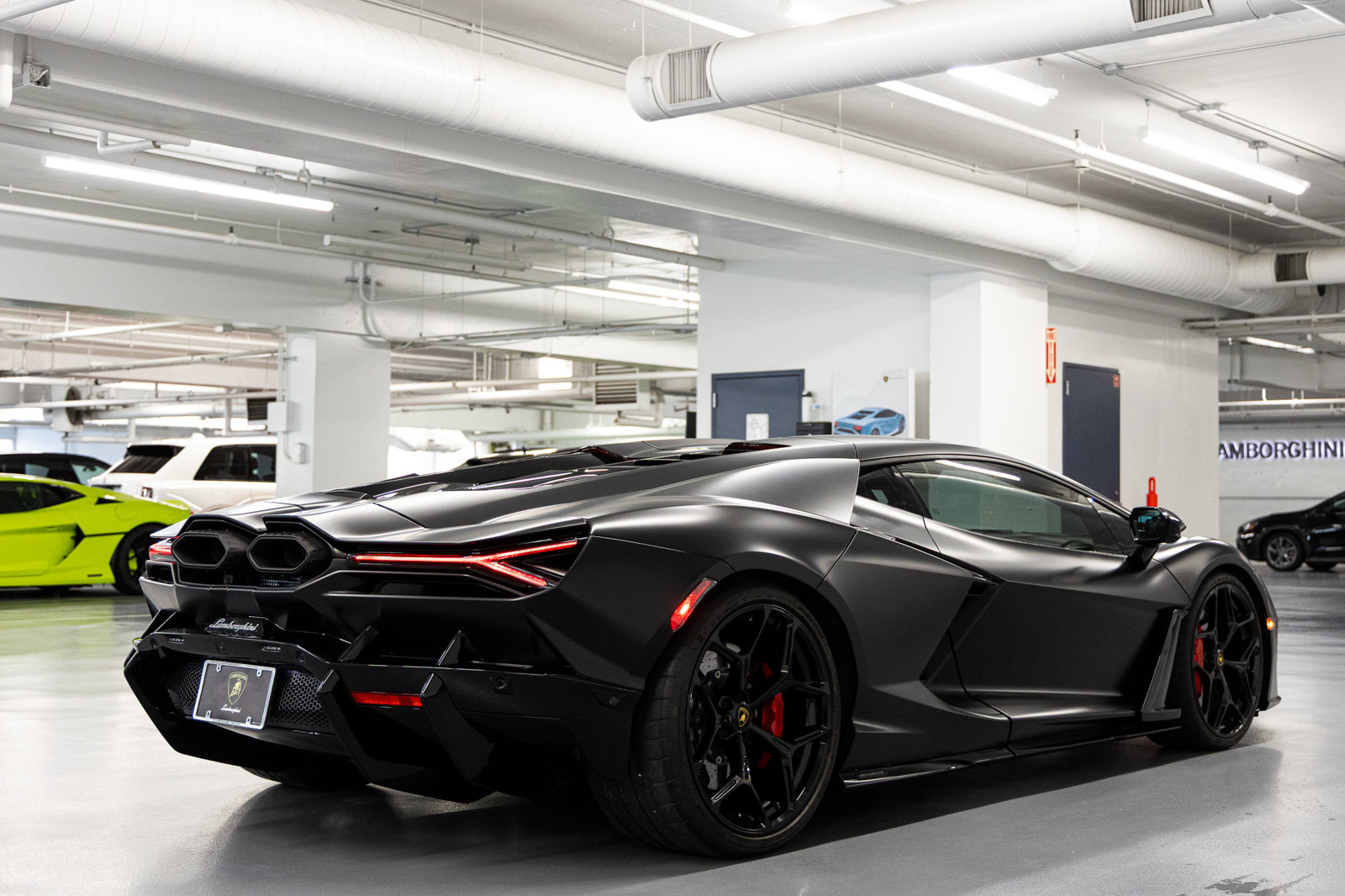 Used 2024 Lamborghini Revuelto AWD/4WD image 12