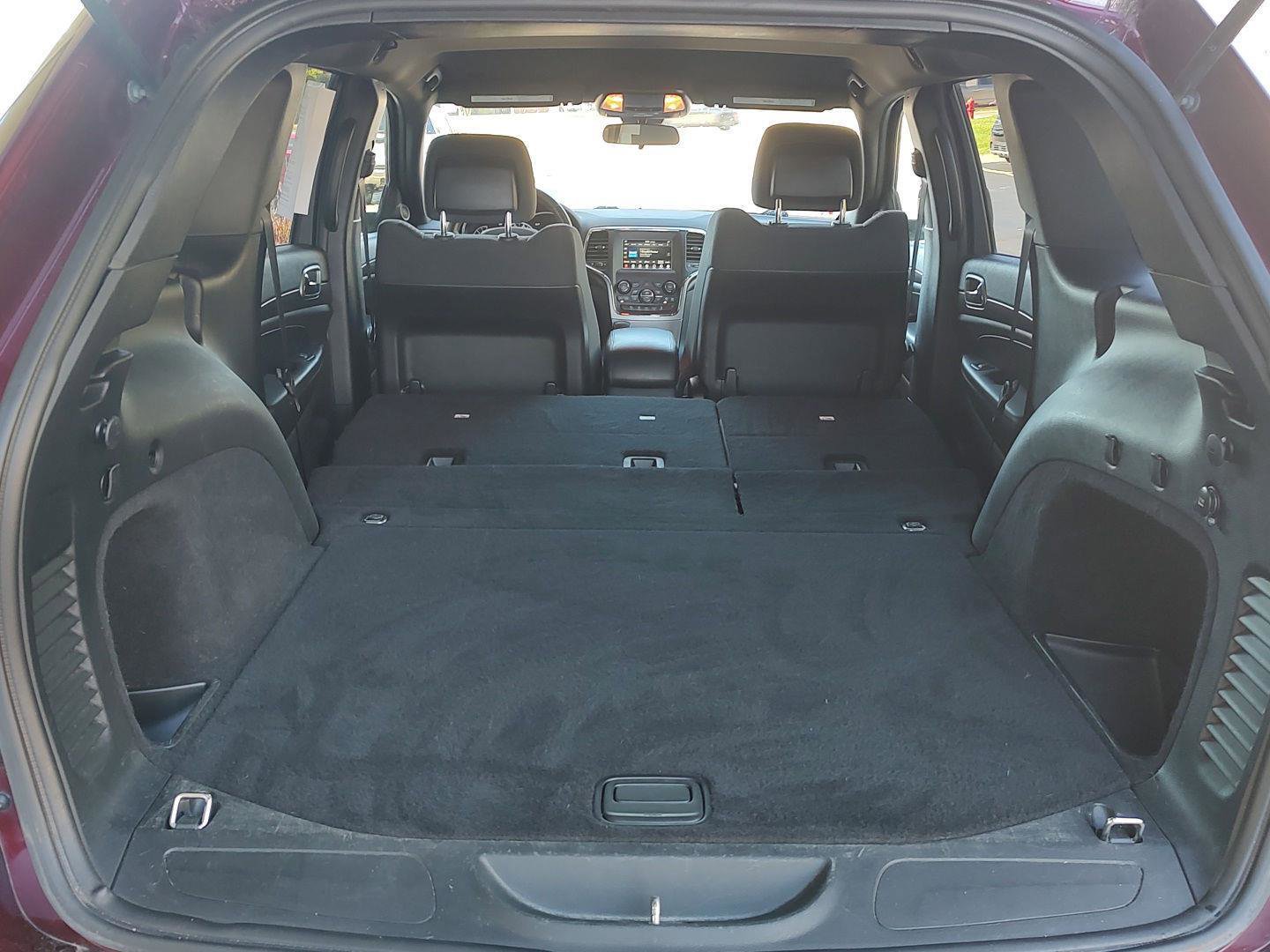 Used 2018 Jeep Grand Cherokee Laredo image 19