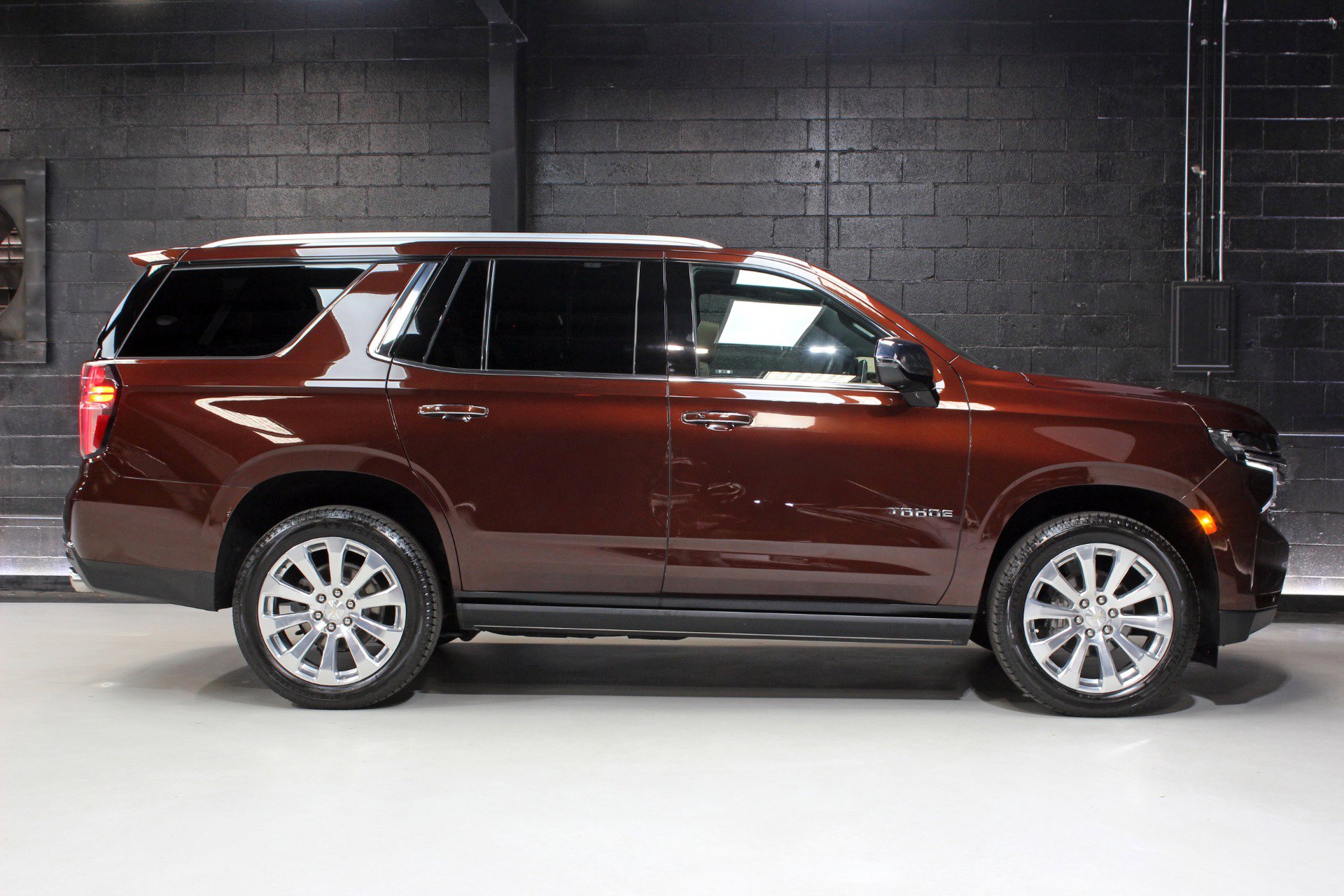 Used 2023 Chevrolet Tahoe Premier RWD image 17