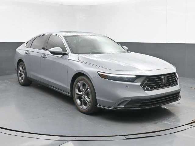 Used 2025 Honda Accord EX-L image 2