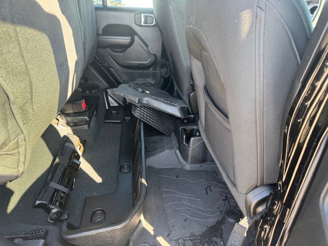 Used 2022 Jeep Gladiator Willys AWD/4WD image 33