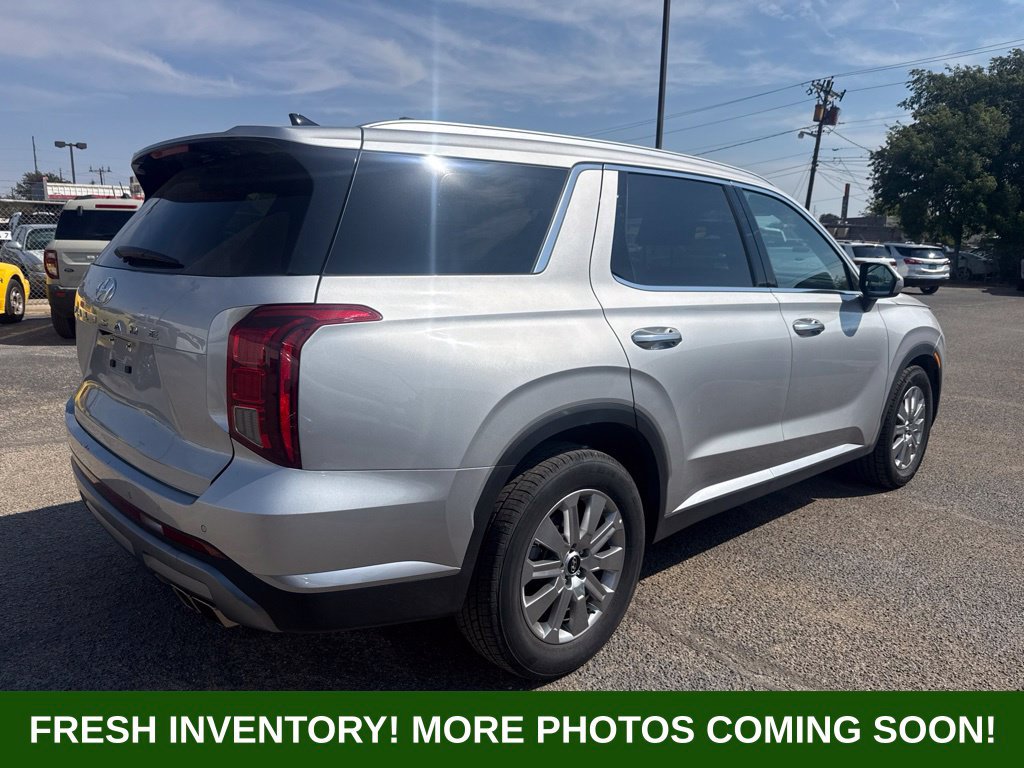 Used 2025 Hyundai Palisade SEL FWD image 2