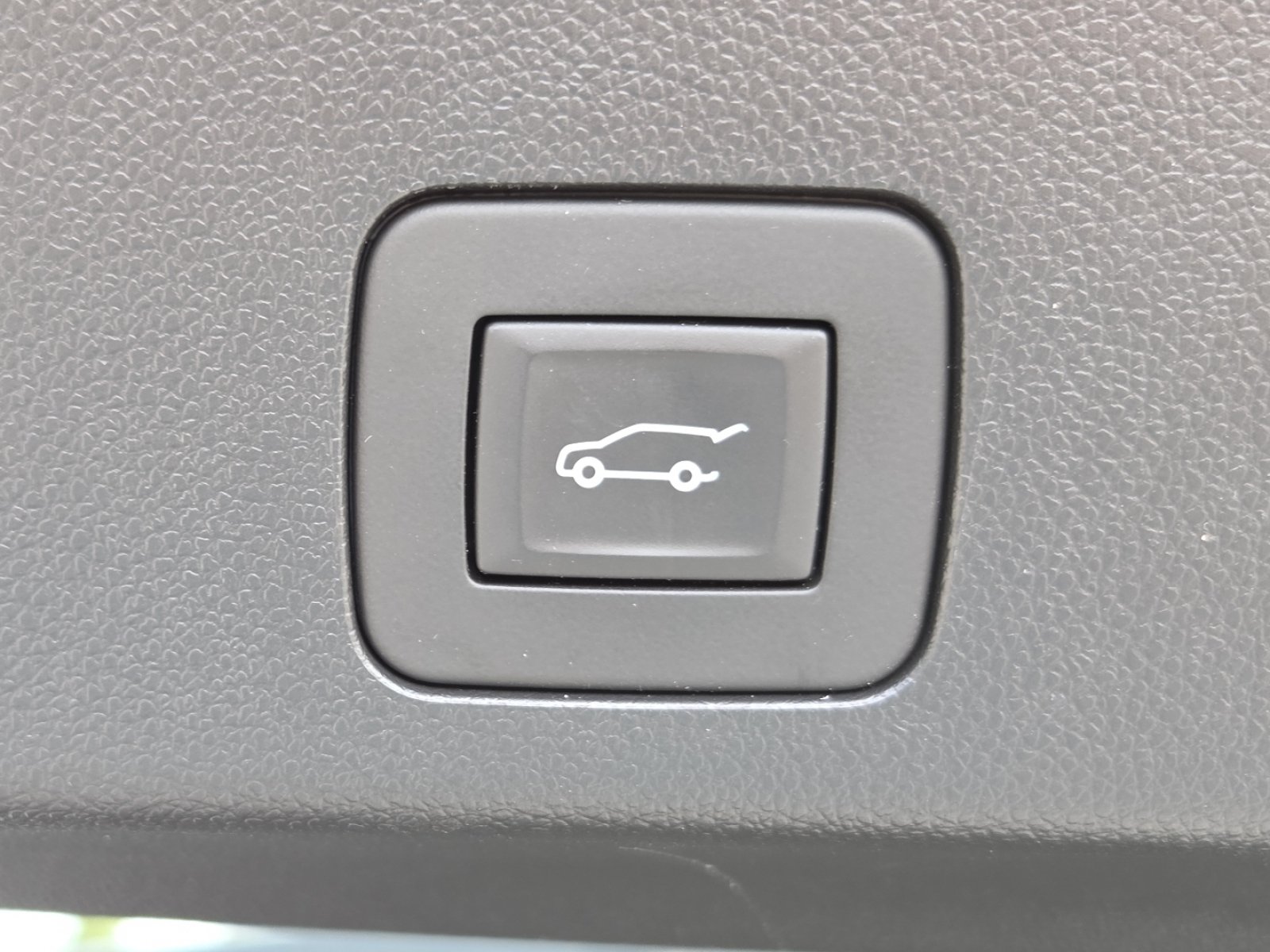 Used 2024 Buick Encore GX Avenir w/ Avenir Technology Package AWD/4WD image 26