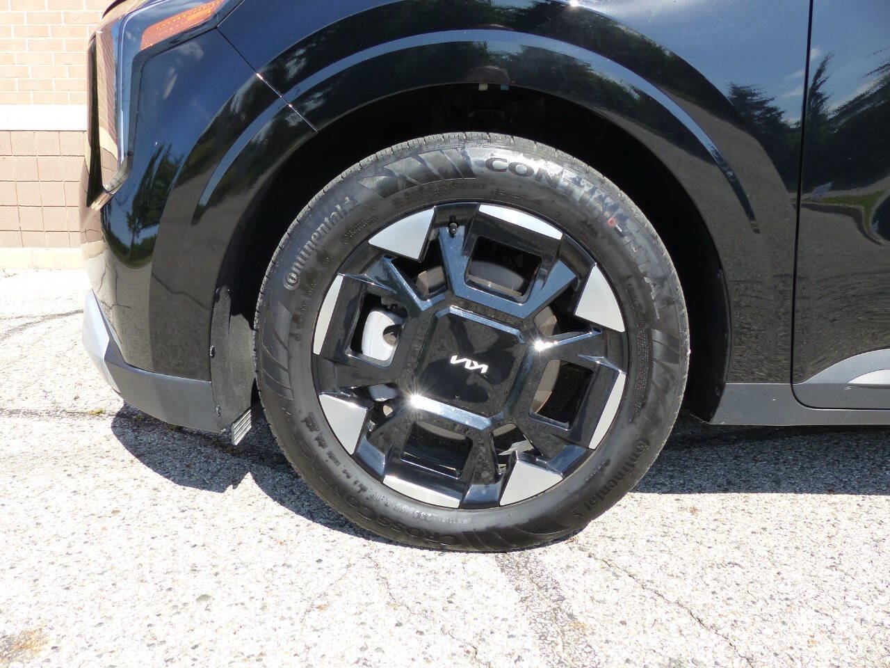 Used 2025 Kia Carnival EX FWD image 14
