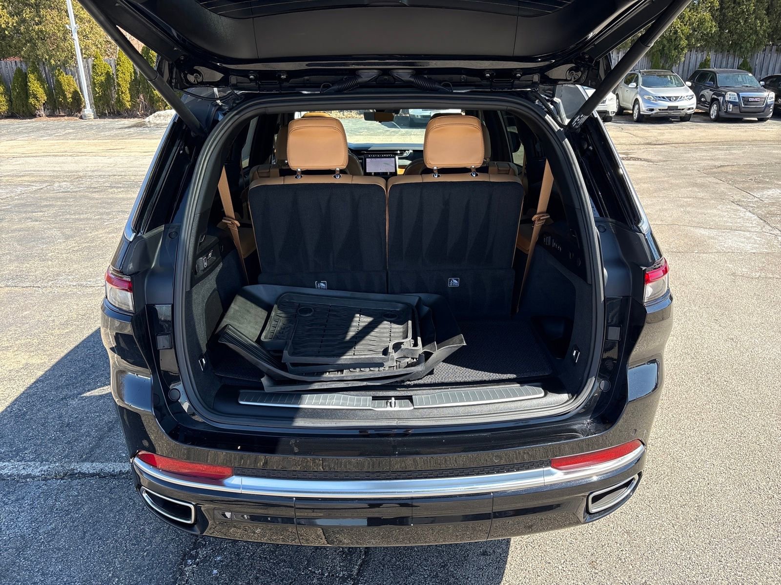 Used 2023 Jeep Grand Cherokee L Summit image 23