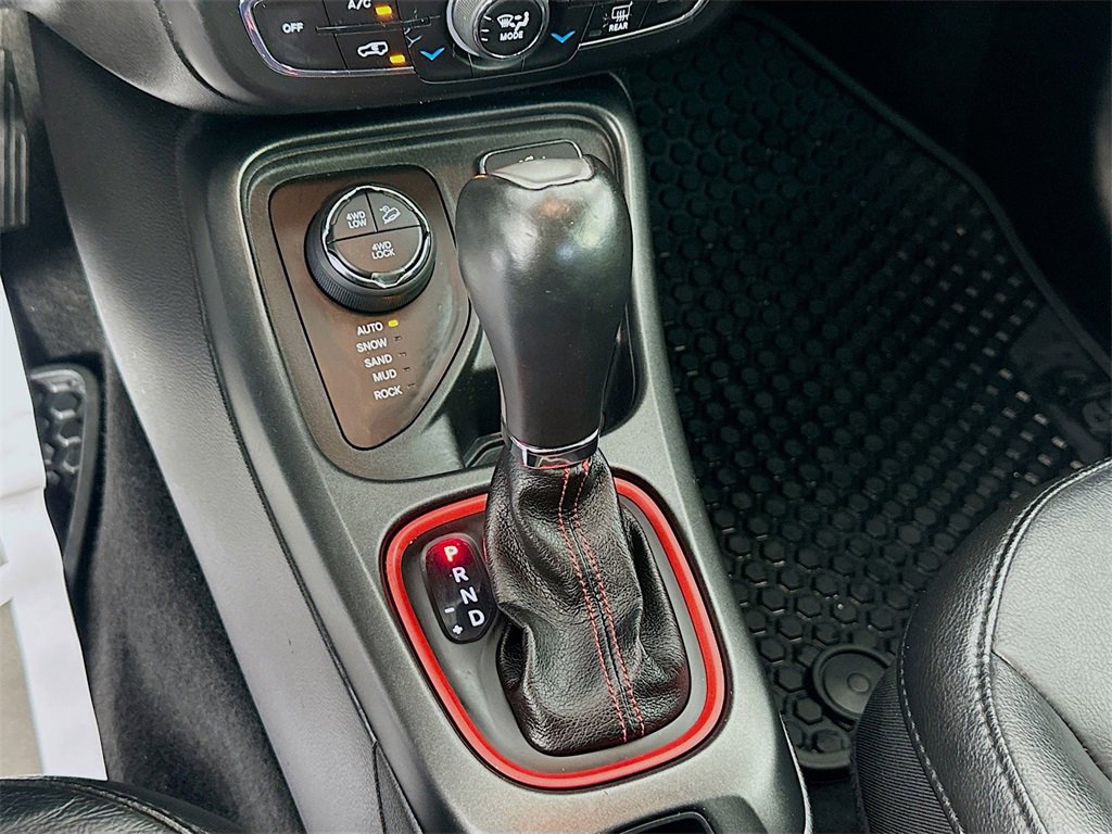 Used 2019 Jeep Compass Trailhawk w/ Leather Interior Group image 16