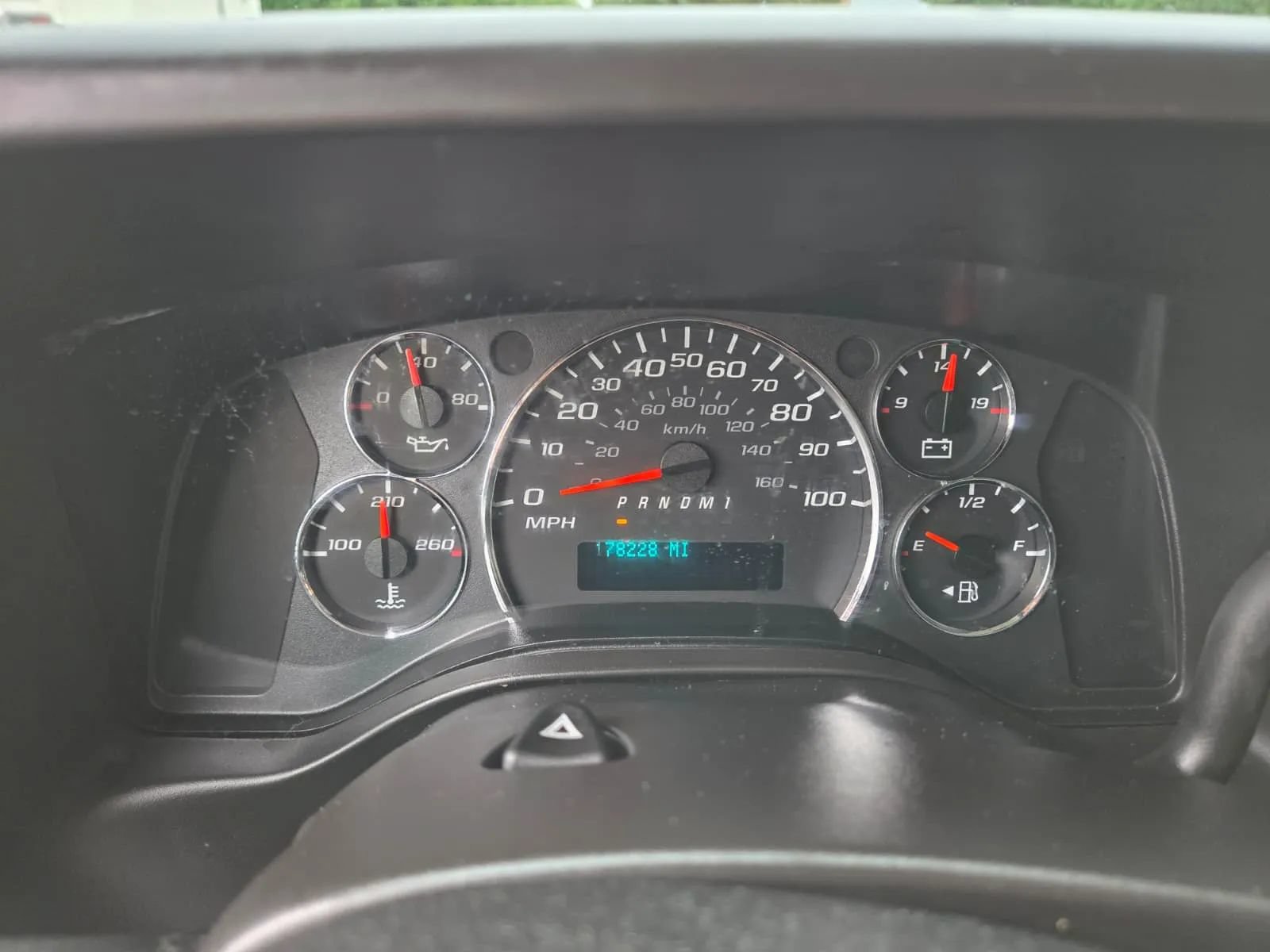 Used 2014 Chevrolet Express 3500 w/ Chrome Appearance Package RWD image 12