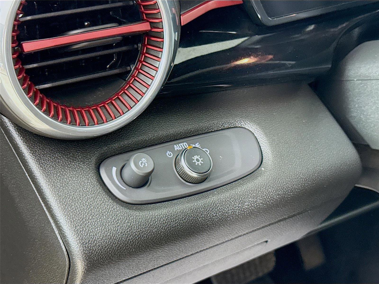 Used 2024 Chevrolet Trax RS w/ Driver Confidence Package image 10