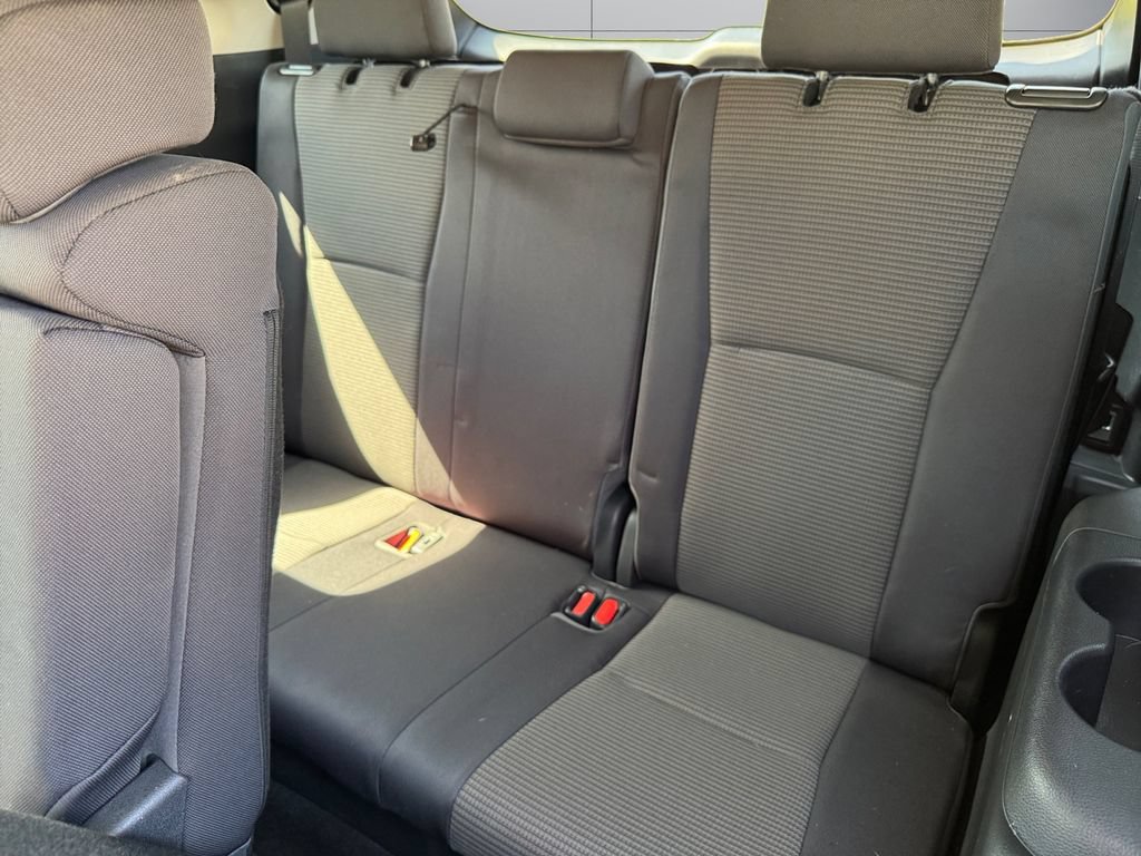 Used 2023 Toyota Highlander L FWD image 16