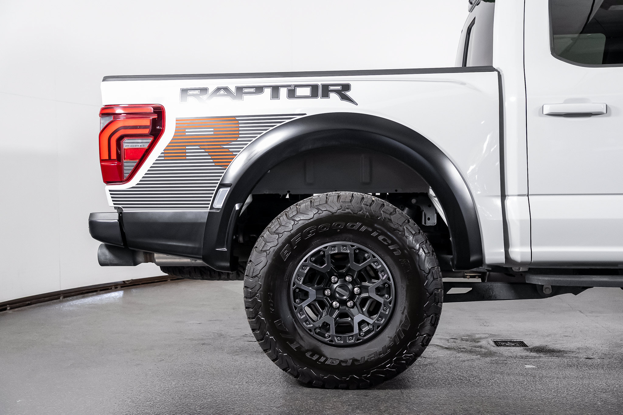 Used 2024 Ford F150 Raptor w/ Equipment Group 803A Raptor R AWD/4WD image 30