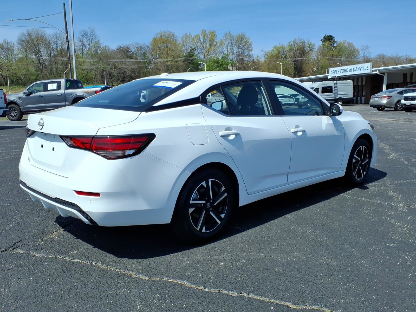 Used 2025 Nissan Sentra SV image 7