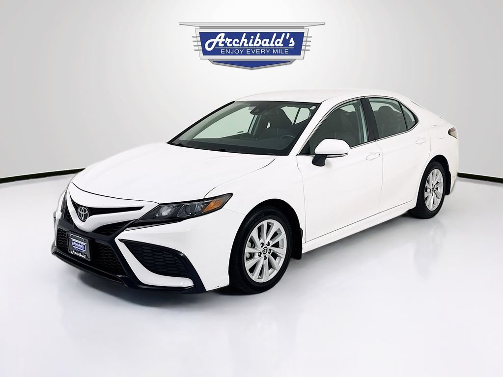Used 2024 Toyota Camry SE FWD image 3
