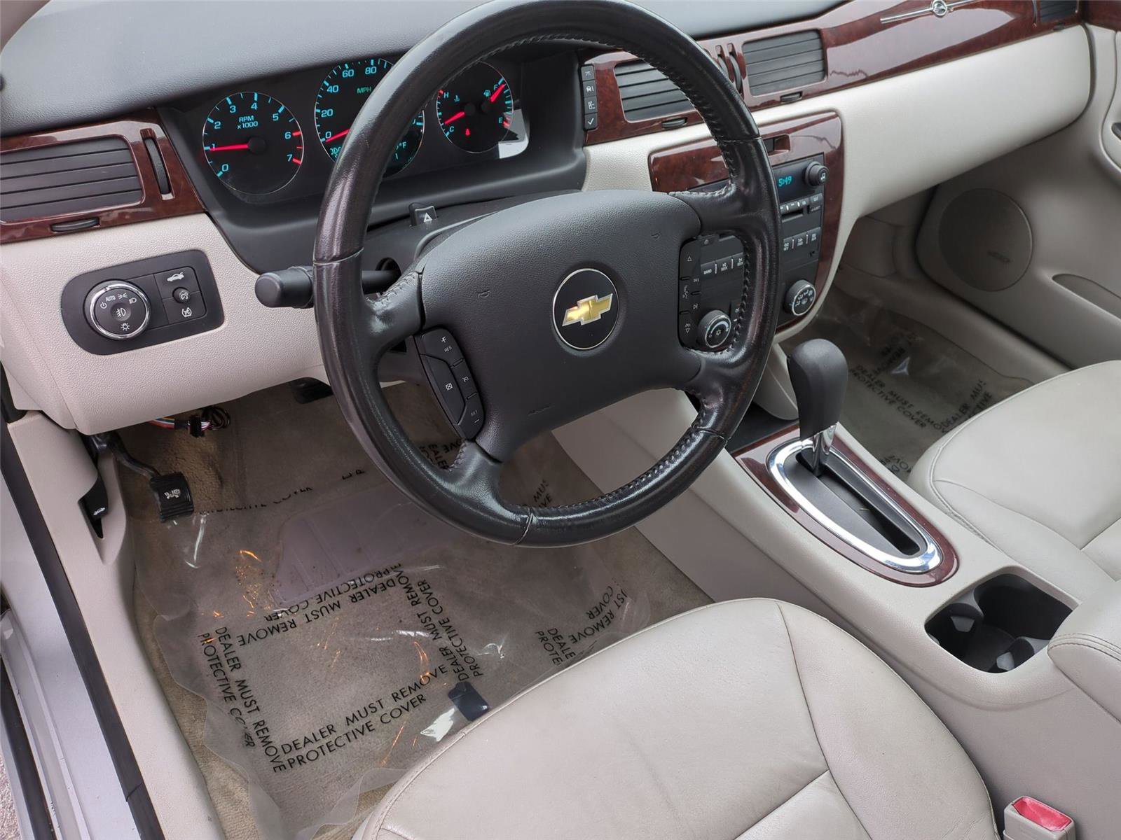 Used 2011 Chevrolet Impala LT w/ Luxury Edition Package image 9