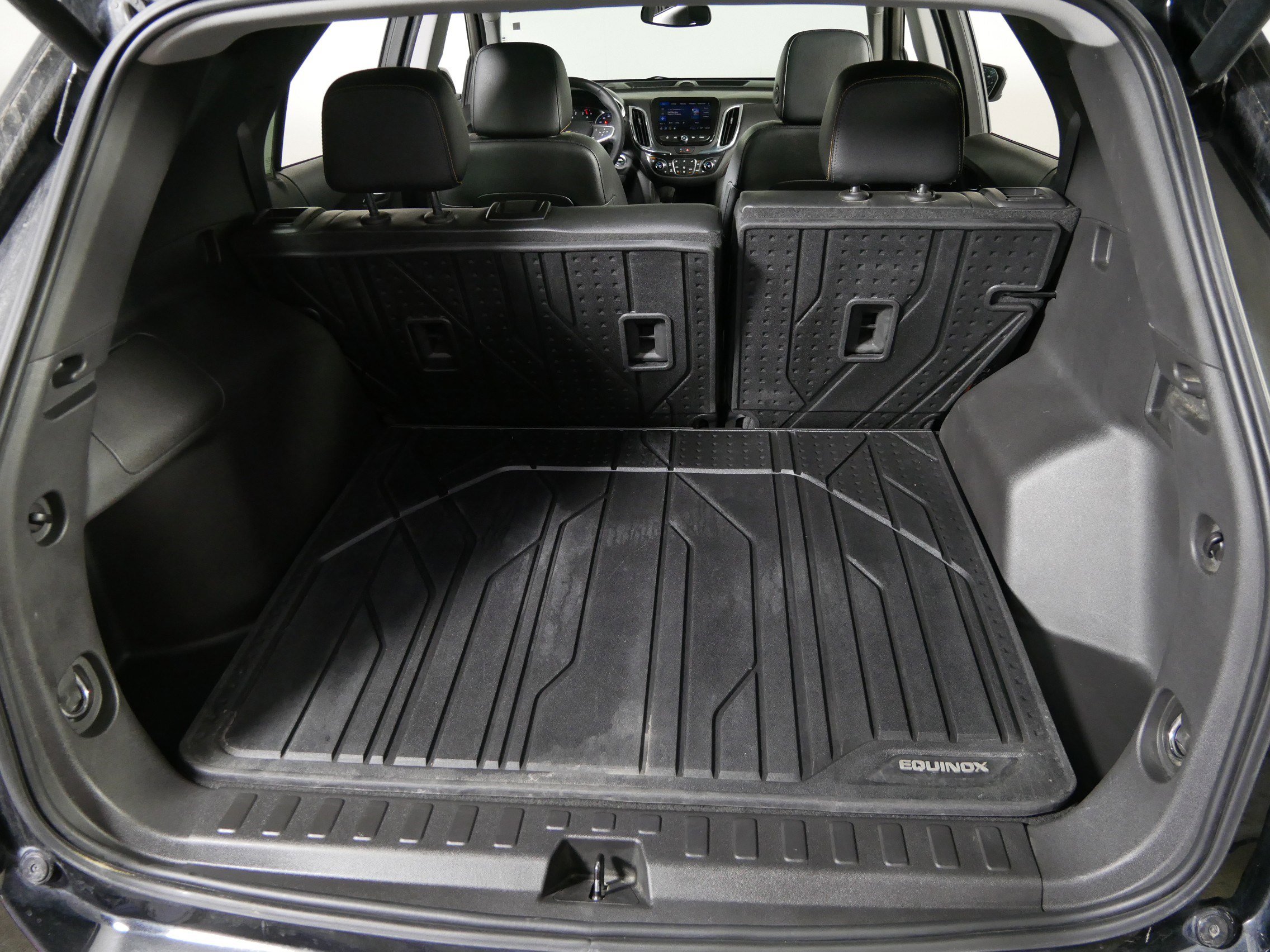 Used 2023 Chevrolet Equinox Premier image 18