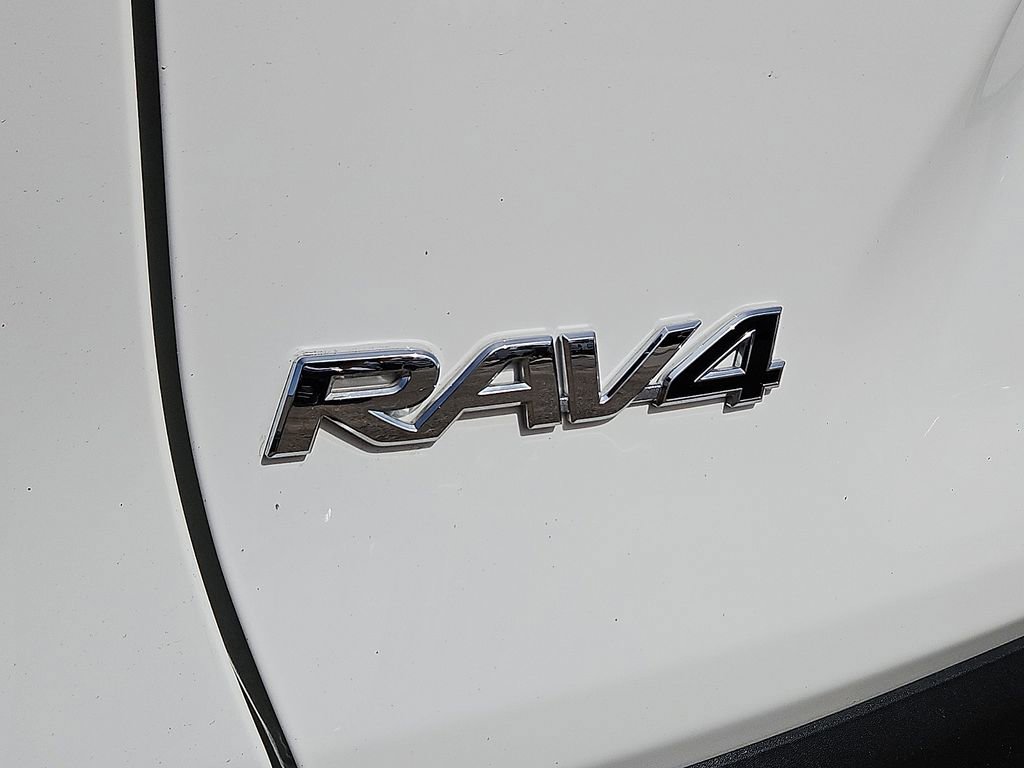 Used 2025 Toyota RAV4 LE image 7