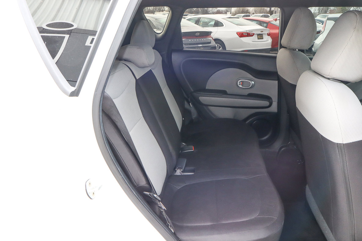 Used 2016 Kia Soul FWD image 19