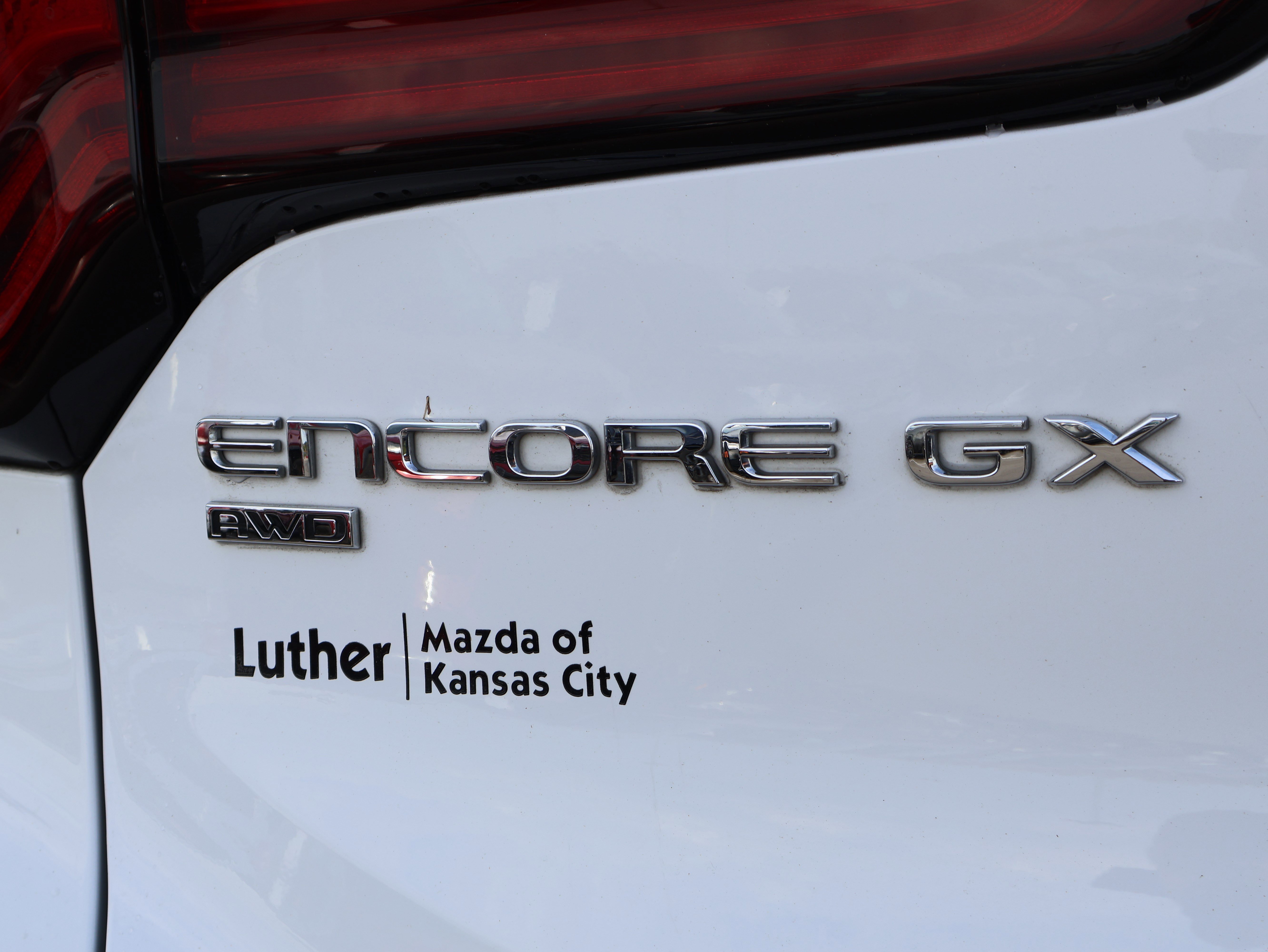 Used 2024 Buick Encore GX Sport Touring image 18