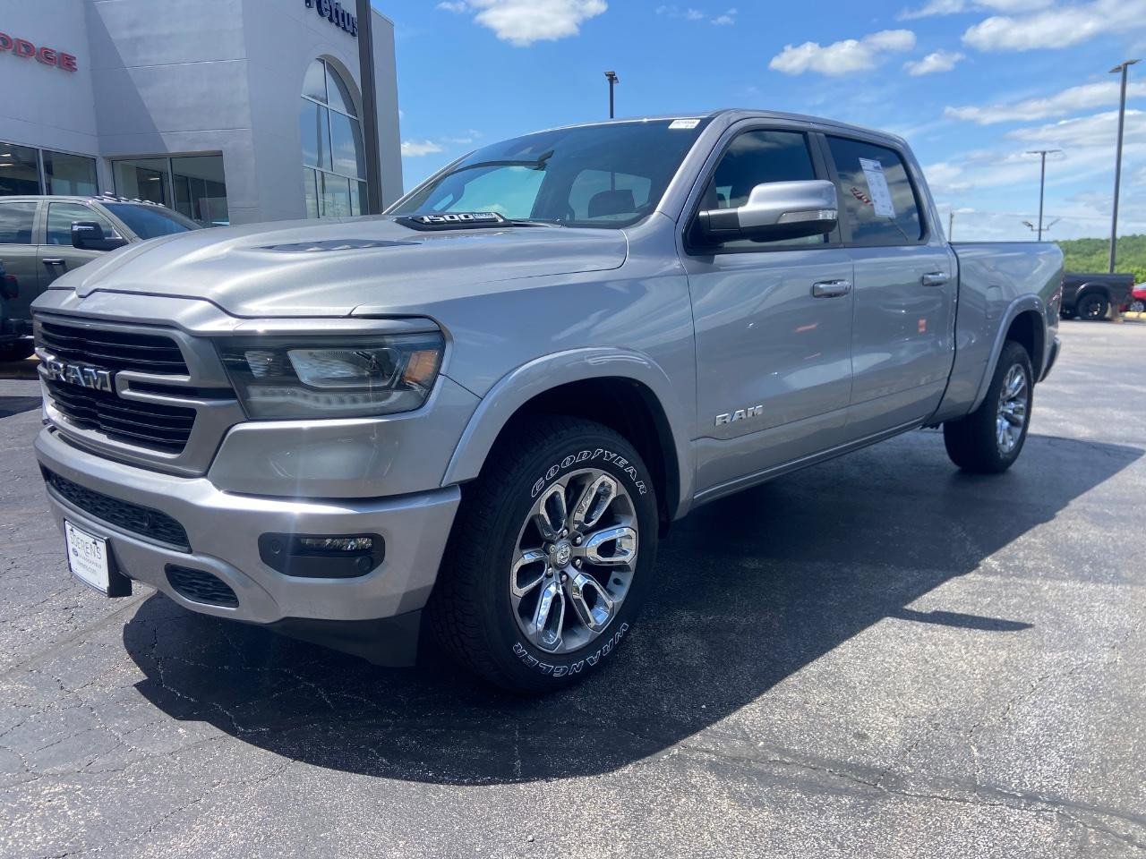 Used 2022 RAM 1500 Laramie w/ Sport Appearance Package AWD/4WD image 3