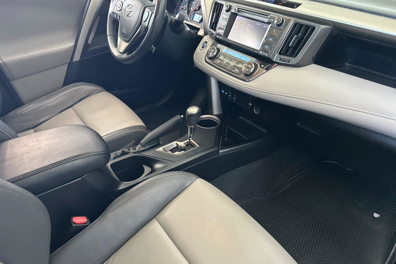 Used 2013 Toyota RAV4 Limited AWD/4WD image 15