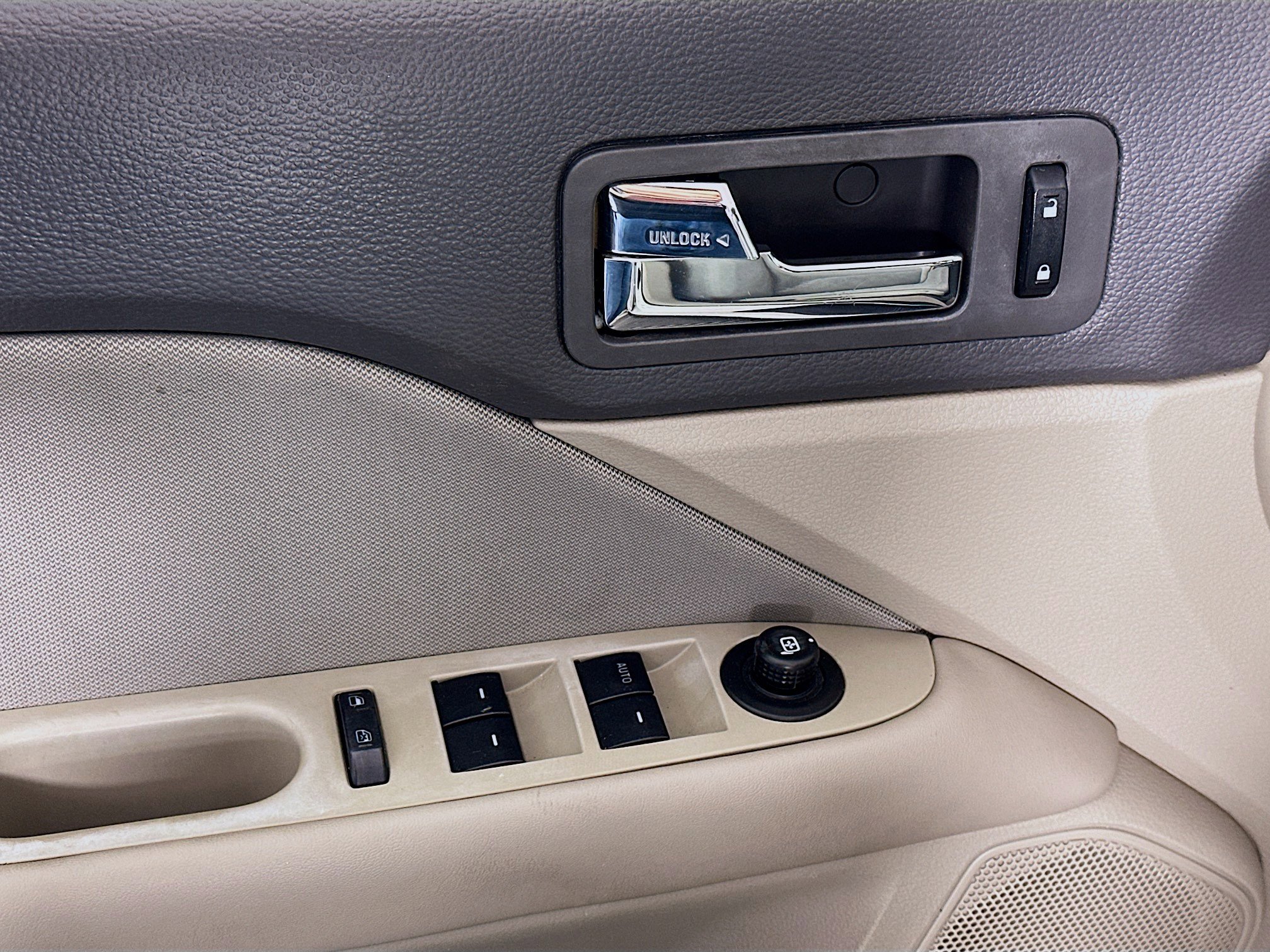 Used 2012 Ford Fusion SE image 15