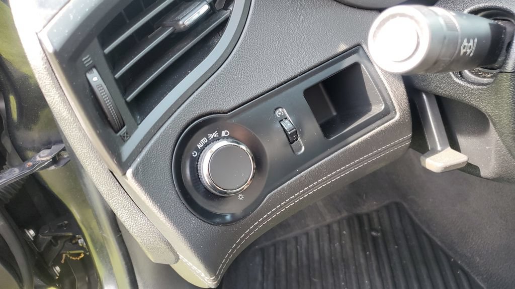 Used 2014 Buick LaCrosse Leather FWD image 10
