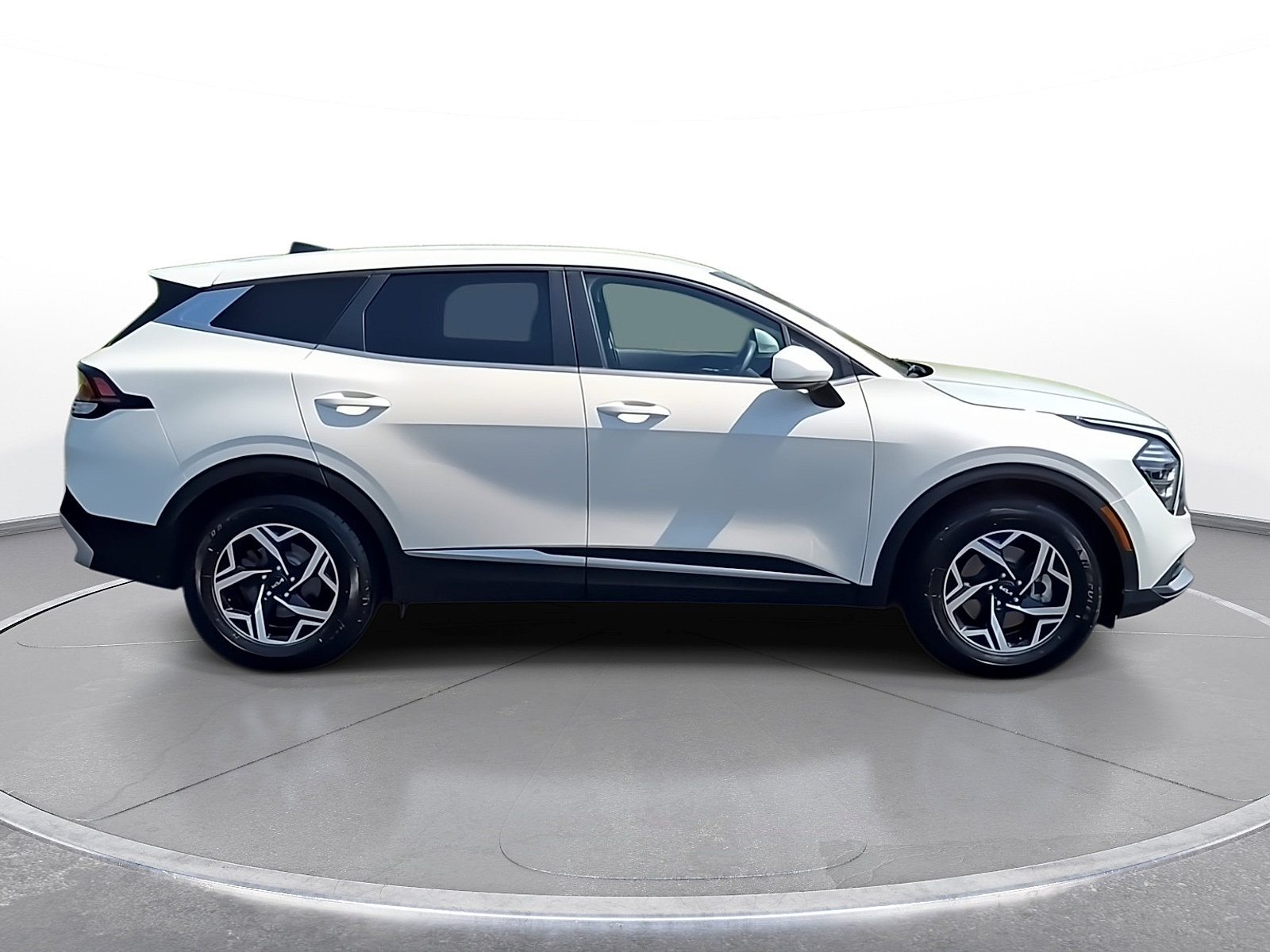 Used 2024 Kia Sportage LX FWD image 9
