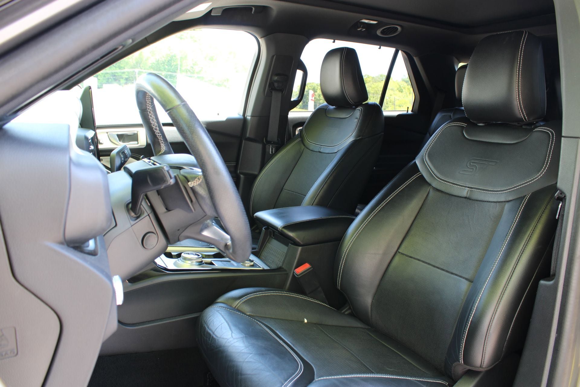 Used 2022 Ford Explorer ST w/ Equipment Group 401A AWD/4WD image 14