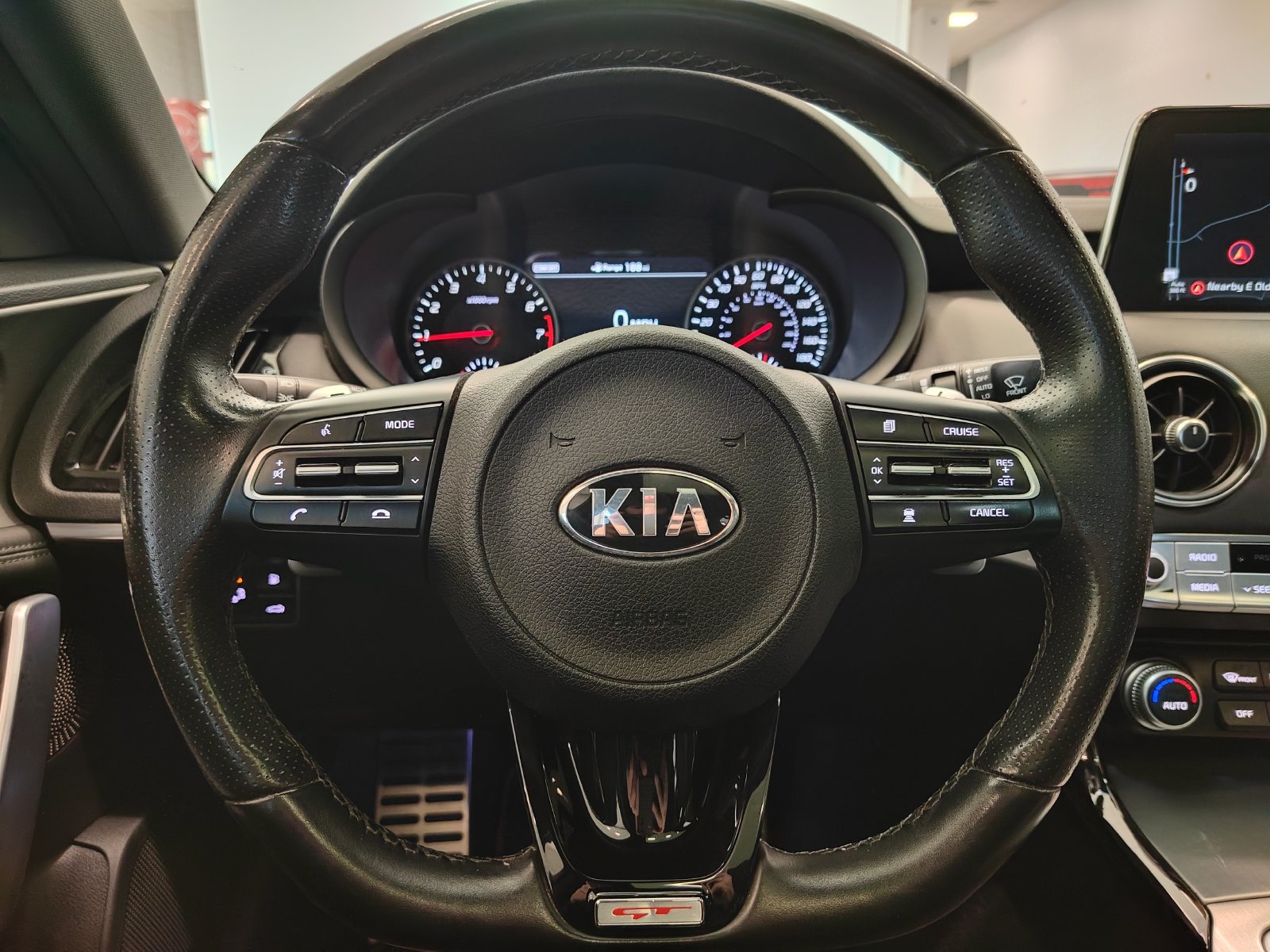 Used 2018 Kia Stinger GT2 RWD image 25