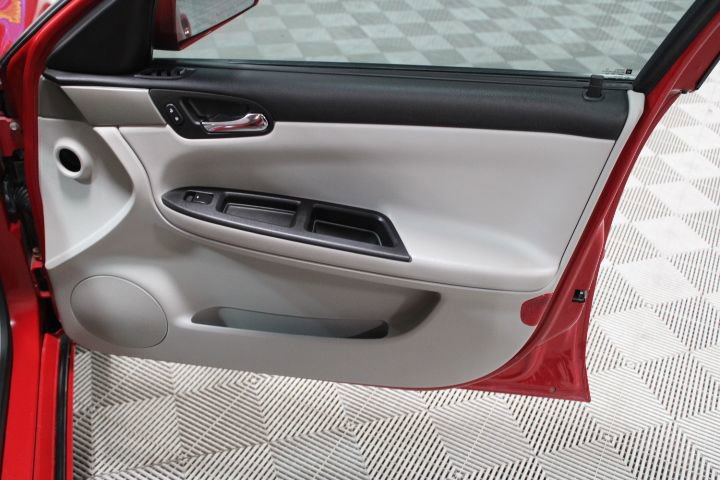Used 2008 Chevrolet Impala SS w/ Convenience Package image 17