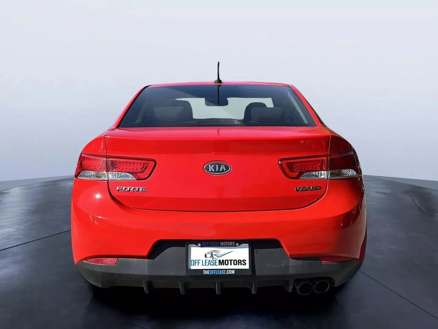 Used 2011 Kia Forte Koup SX FWD image 4