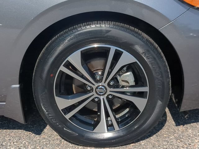 Used 2022 Nissan Sentra SV w/ All-Weather Package FWD image 10