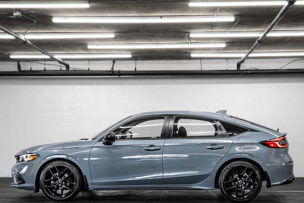 Used 2022 Honda Civic Sport image 2