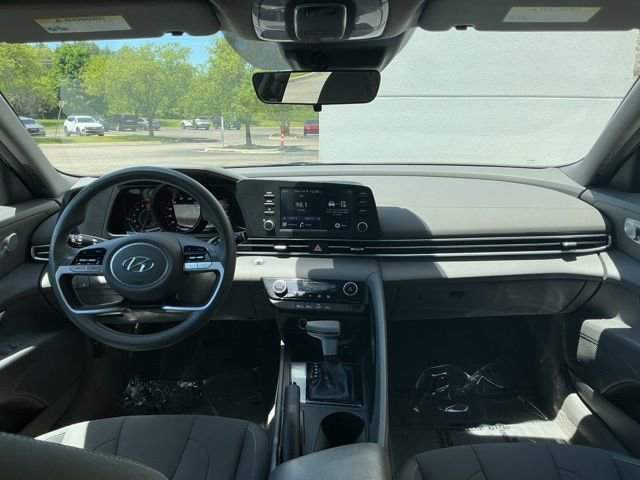 Certified 2023 Hyundai Elantra SEL FWD image 3