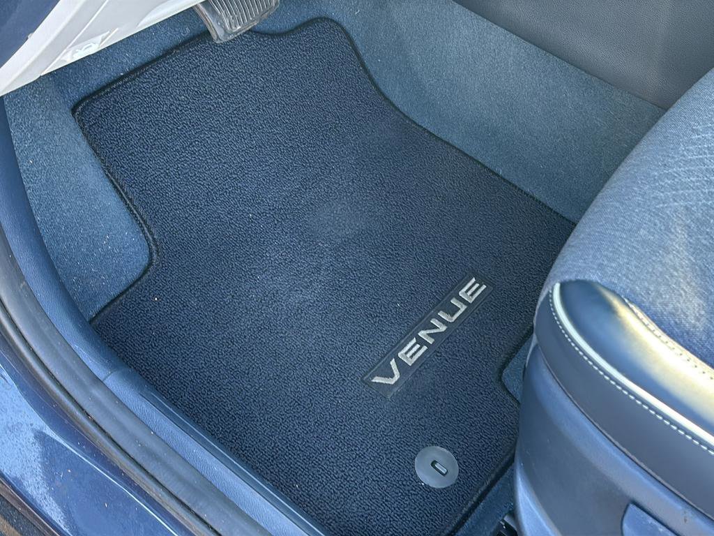 Certified 2023 Hyundai Venue Limited FWD image 17