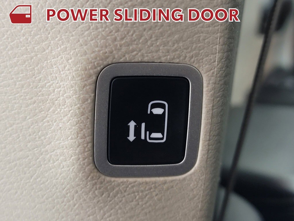 Used 2023 Chrysler Voyager LX FWD image 29