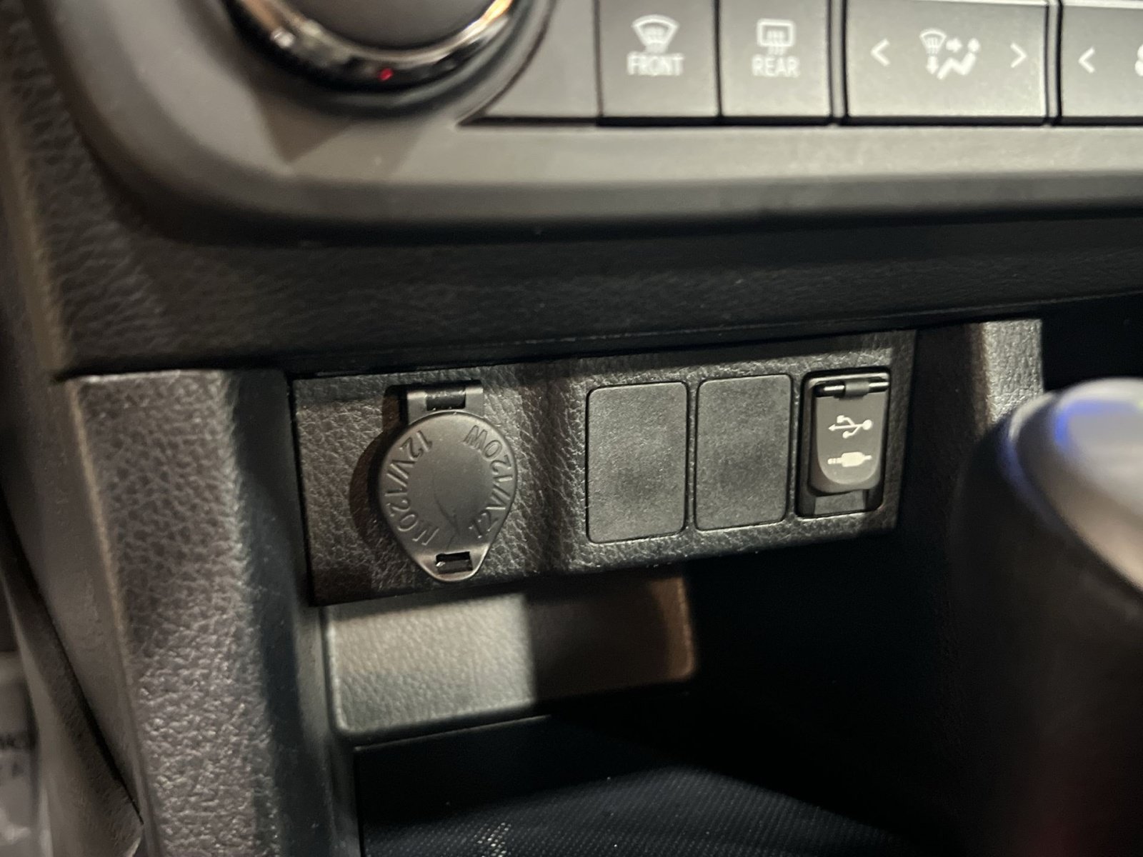 Used 2014 Toyota Corolla LE FWD image 31