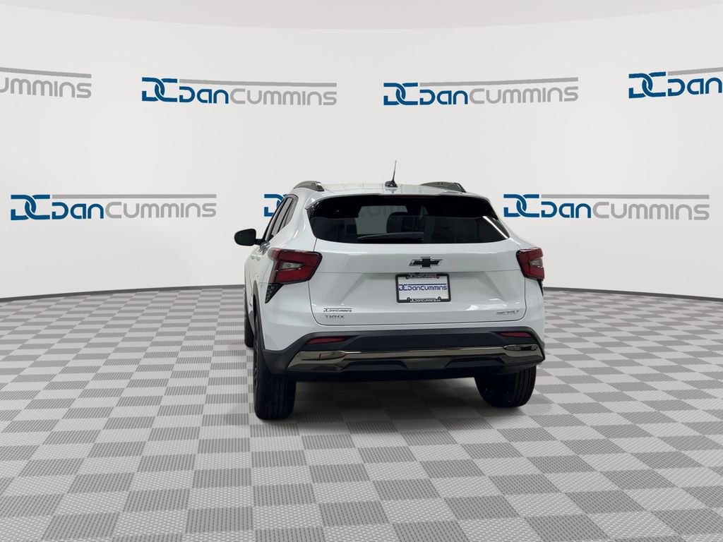 New 2026 Chevrolet Trax ACTIV w/ Sunroof Package FWD image 7