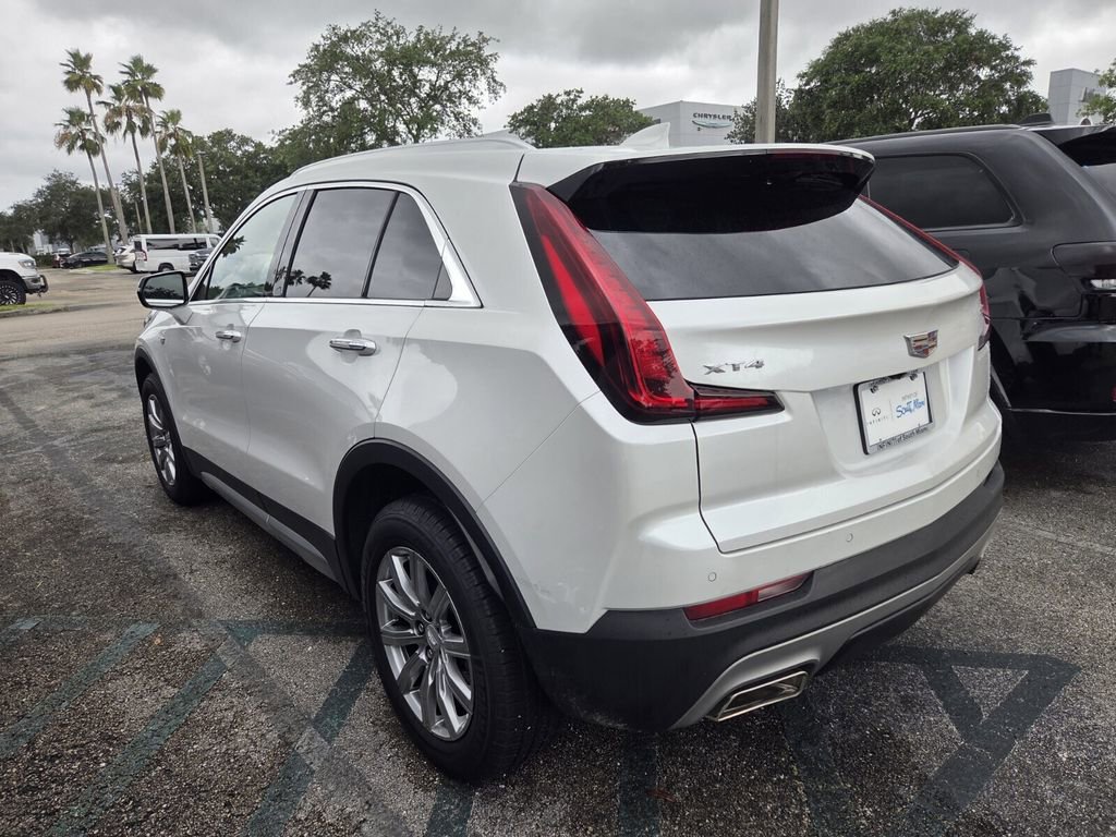 Used 2023 Cadillac XT4 Premium Luxury FWD image 4