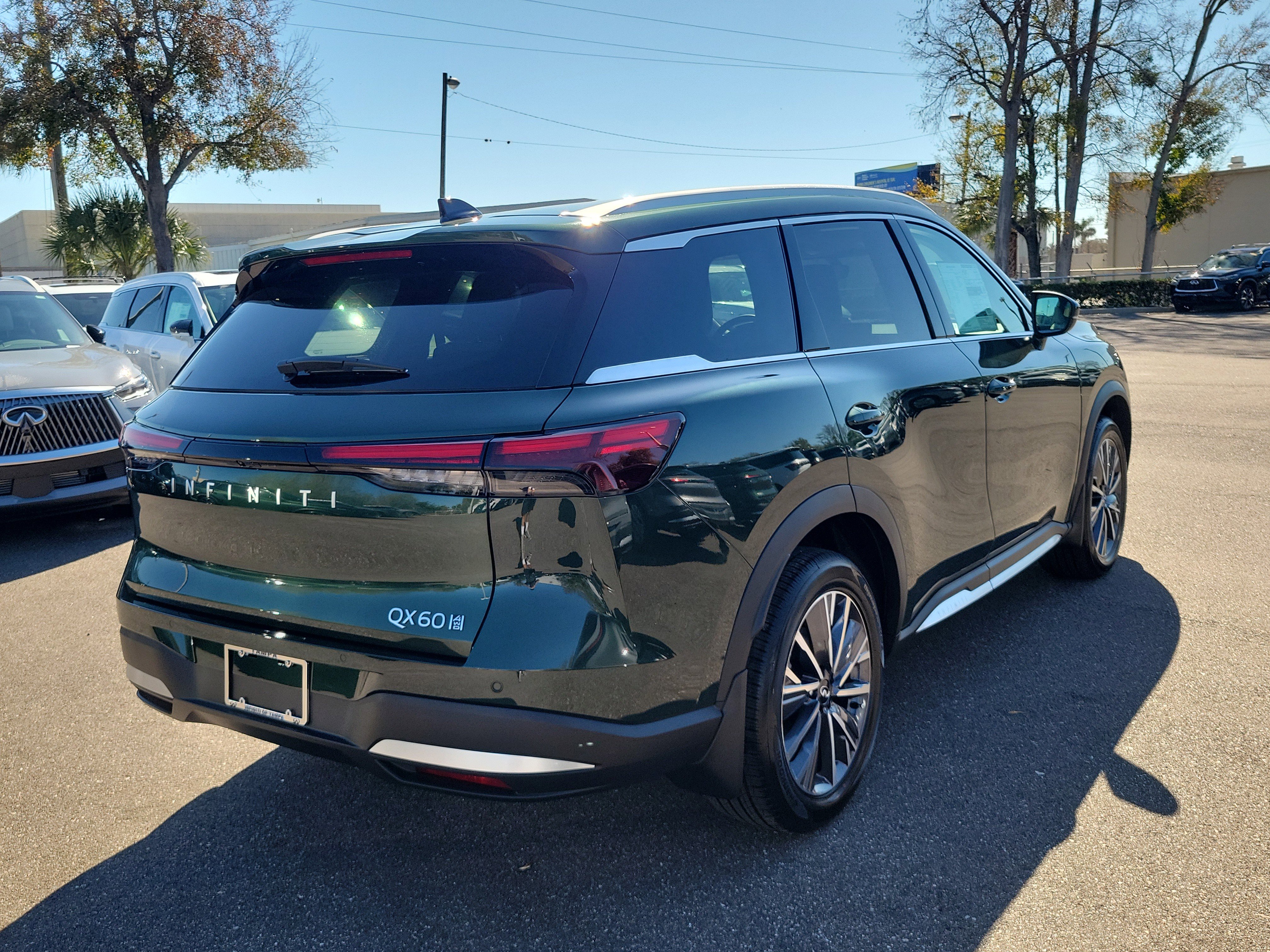New 2026 INFINITI QX60 Luxe w/ Family Package image 3