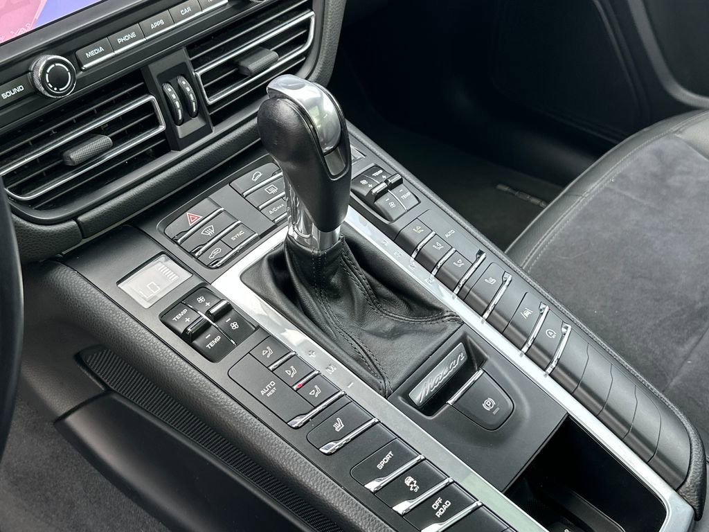 Used 2021 Porsche Macan image 20
