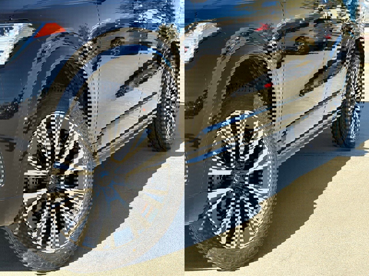 Used 2020 Volvo XC90 T6 Momentum image 8