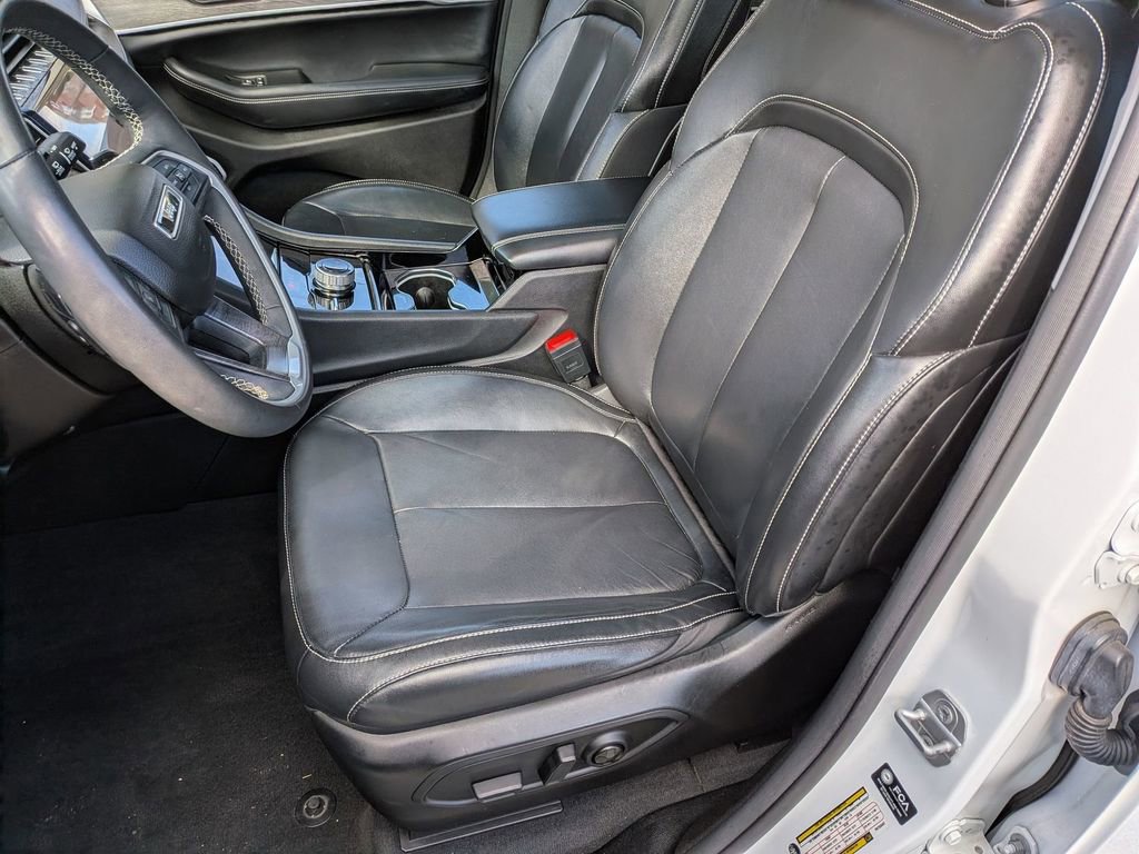 Certified 2023 Jeep Grand Cherokee L Limited w/ Black Appearance Package image 24