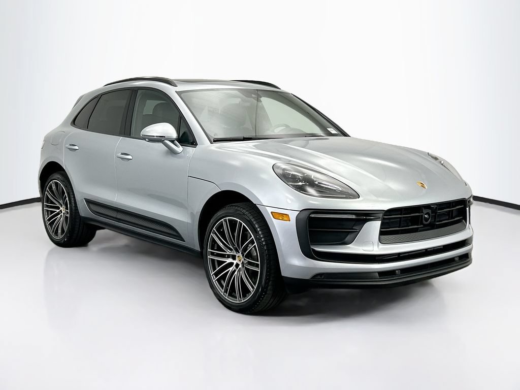 Used 2026 Porsche Macan AWD/4WD image 9