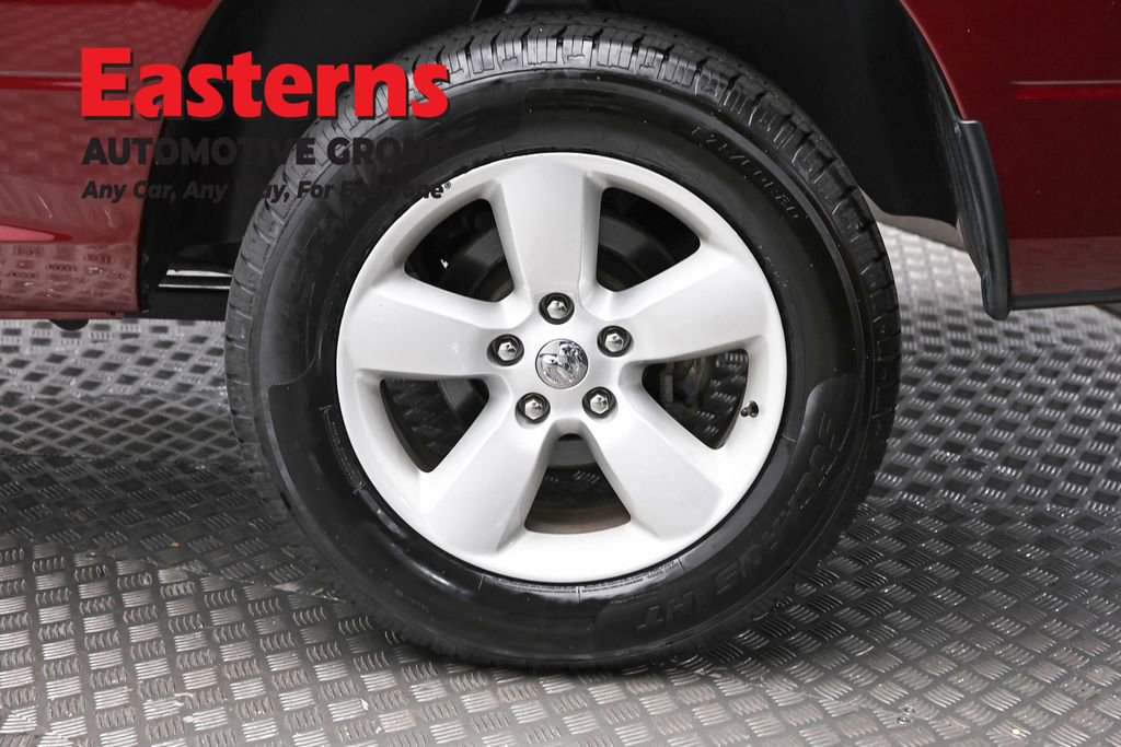 Used 2024 RAM 1500 Classic SLT AWD/4WD image 8
