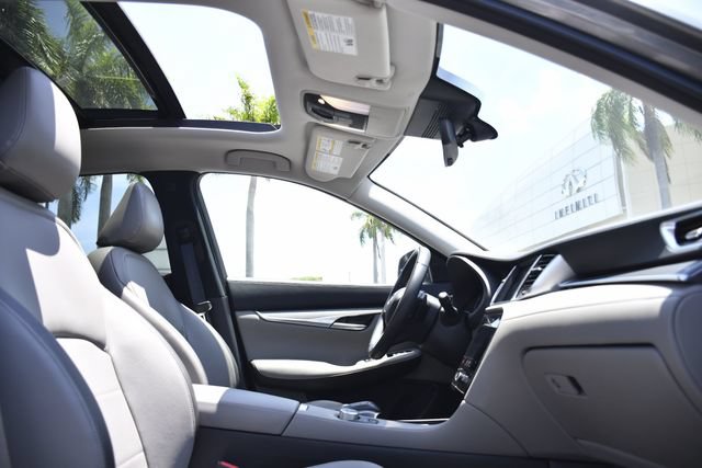 Certified 2025 INFINITI QX50 Luxe AWD/4WD image 29